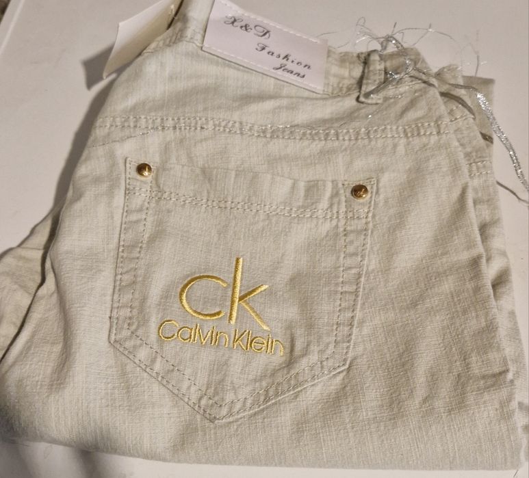 Vendo calças ganga novas