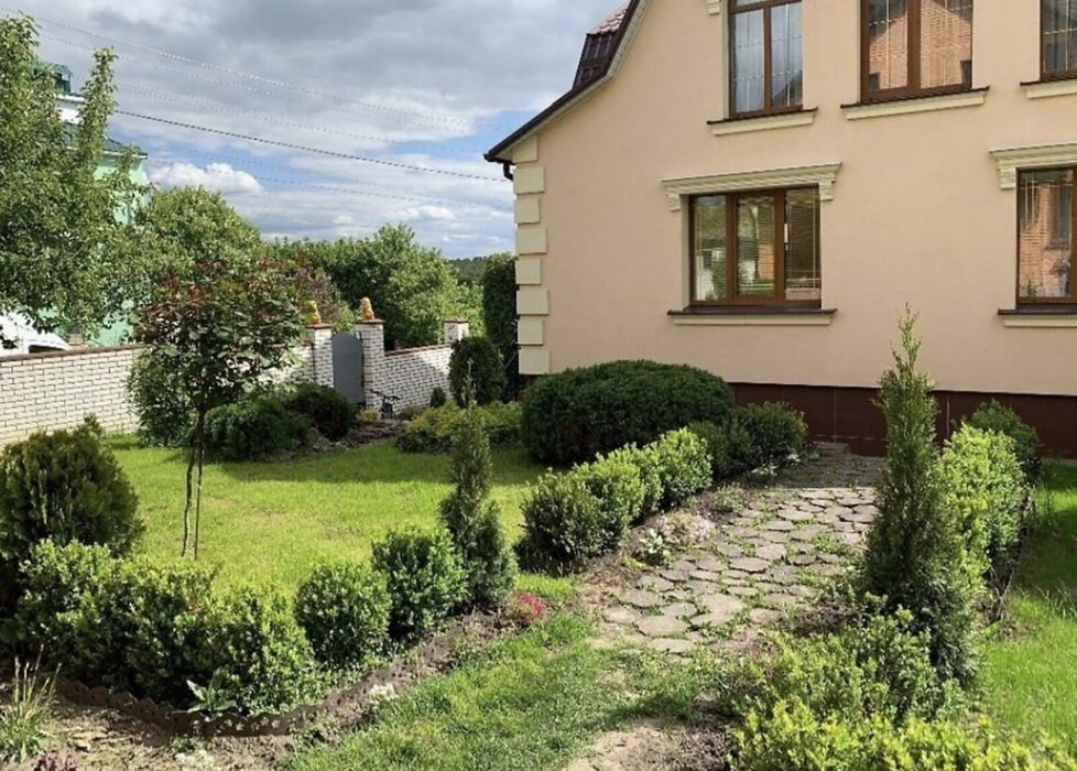 Здається чудовий 4 кімнатний Будинок на Старому Місті.