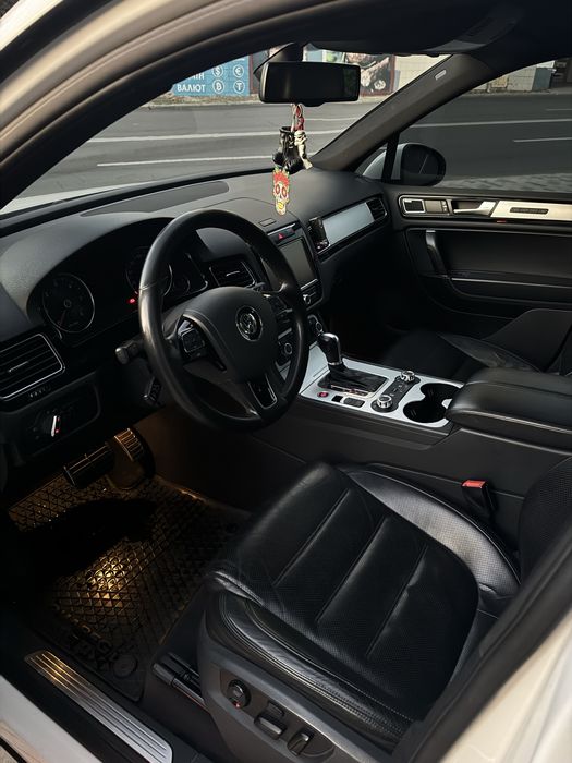 Volkswagen Touareg 2011 г