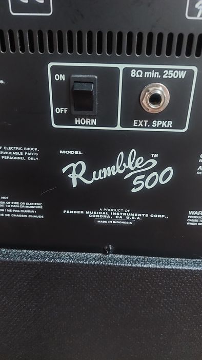 FENDER RUMBLE 500 V3 Amplificador Combo p  Baixo