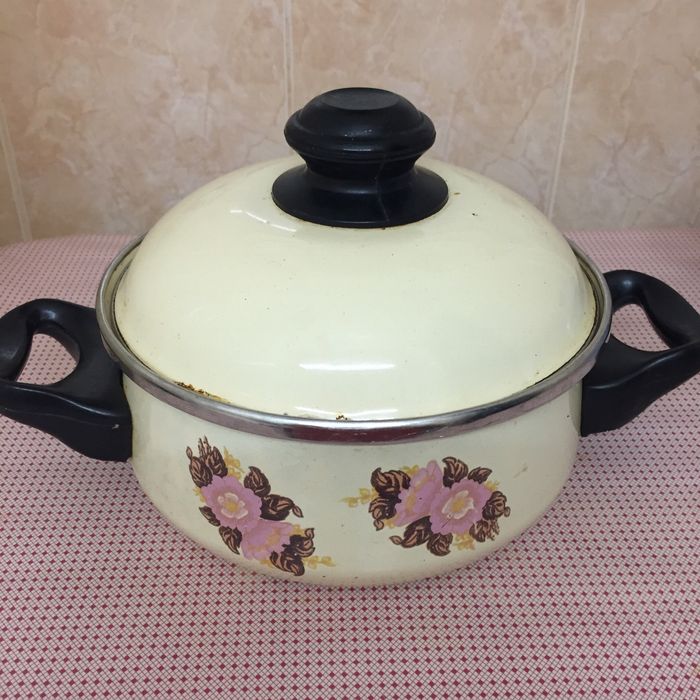 Эмалированные кастрюли 1,5 л - Болгария