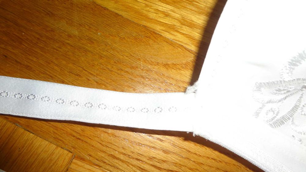 Biustonosz Pretty Secrets Rose 100E, nowy, biały,śliczny