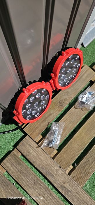 Faróis auxiliares de led