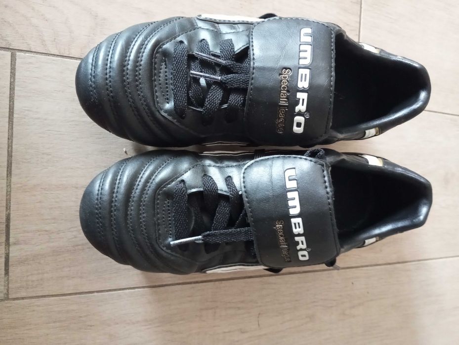 Korki Umbro 39,5 chłopięce