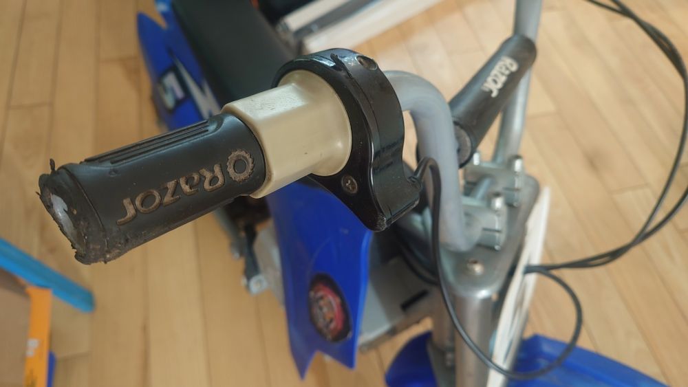 Электробайк Razor MX350 детский, новая литиевая батарея + шлем