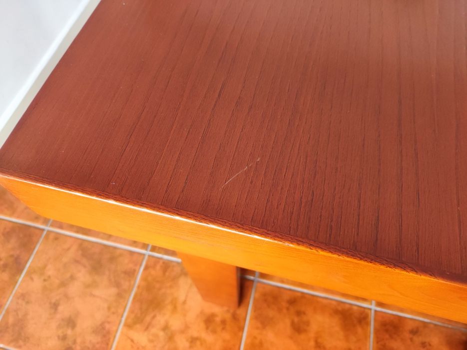 Mesa de jantar + 6 bancos