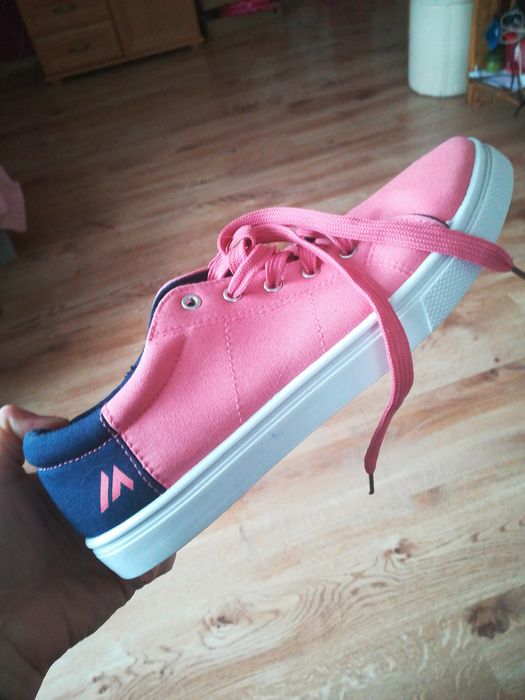Nowe trampki damskie rozmiar 39