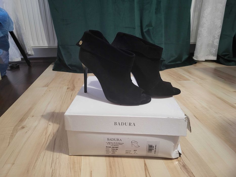Prześliczne buty Badura r. 37 czarne zamsz j. Nowe