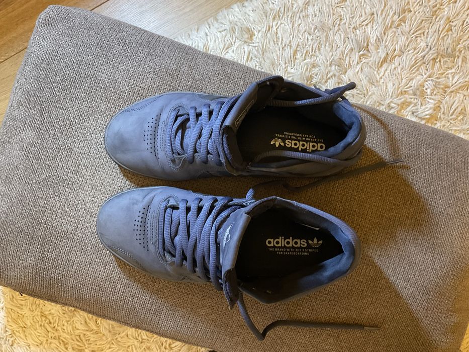 Продам кросівки Adidas