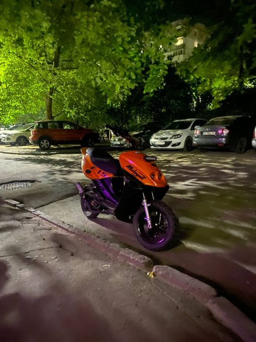 Malaguti F15 на воде. 70сс.