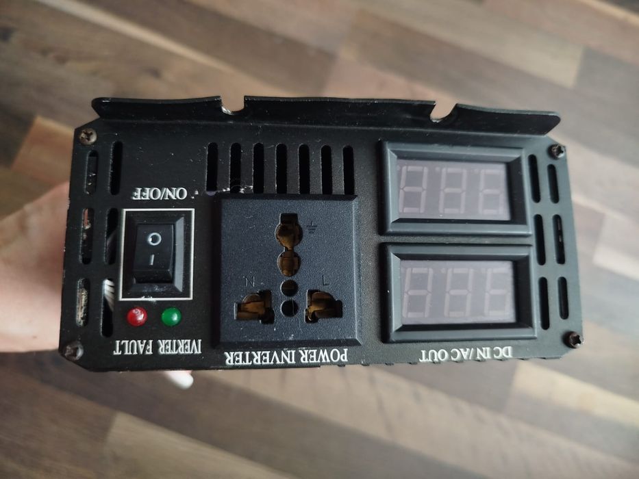 Інвертор, перетворювач напруги  EASUN  POWER 5000W 12v 220v 50h