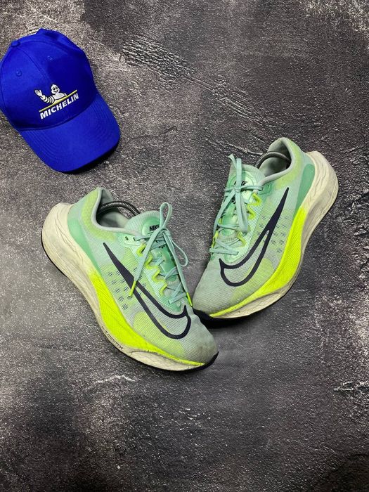 Человічі кросівки. Nike Zoom Fly 5