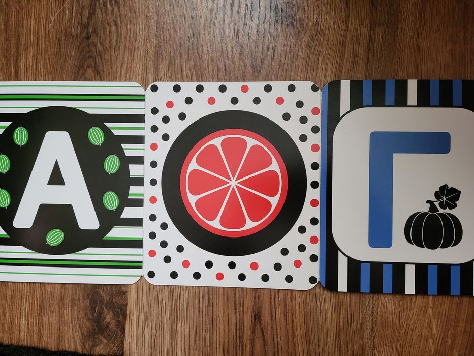 Контрастна книжечка для малюків