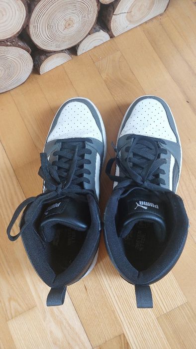 Buty Pumy r. 40,5 (26 cm)