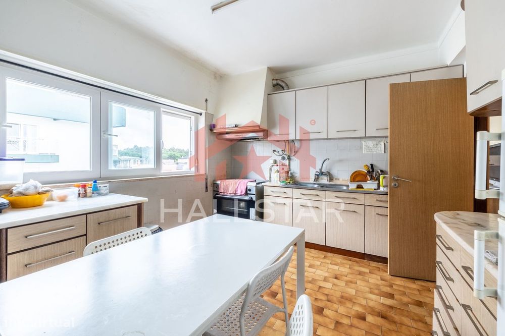 Apartamento T4 / Investimento / Cruz d’Areia