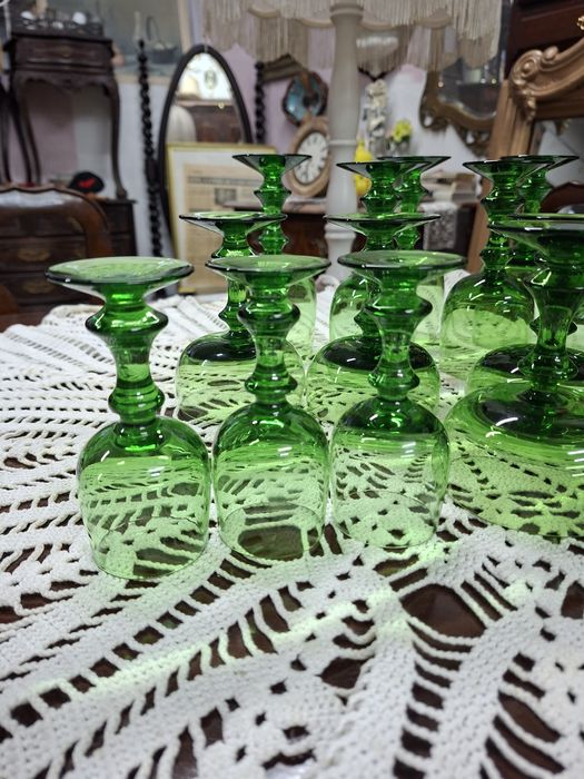Copos em vidro verde vintage