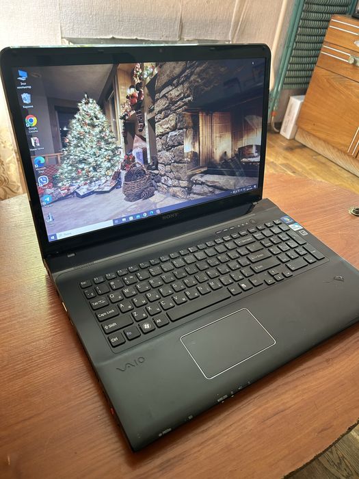 Продам ноутбук Sony VAIO Екран: 17,3  у хорошому робочому стані.