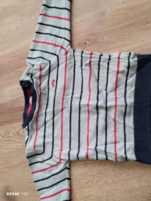 Szary sweterek w paski rozmiar 86