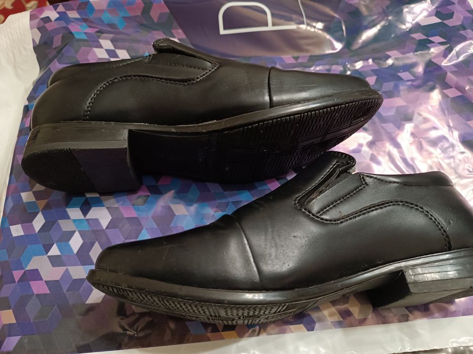 Шкіряні туфлі фірми CentrShoes