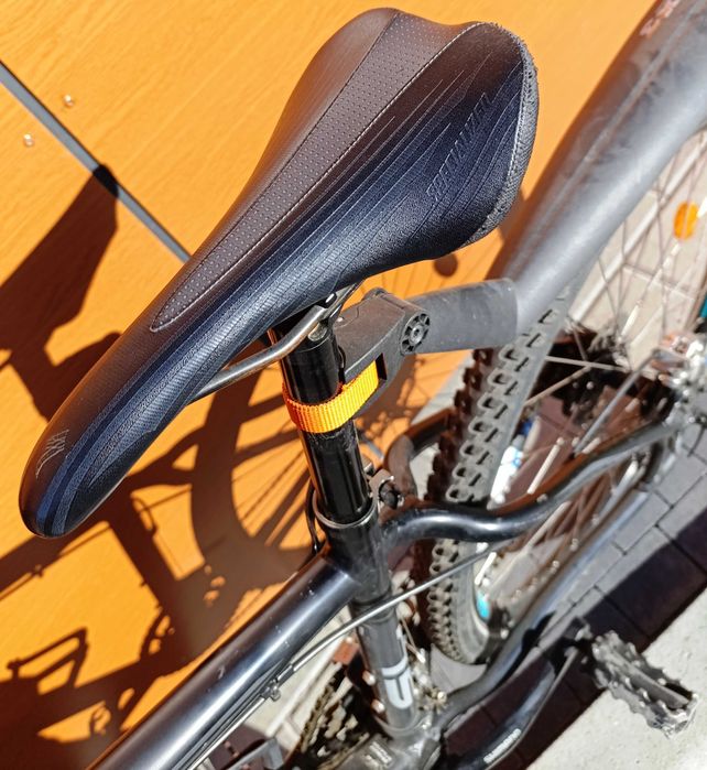 Продам велосипед 27.5" Specialized Rockhopper SL