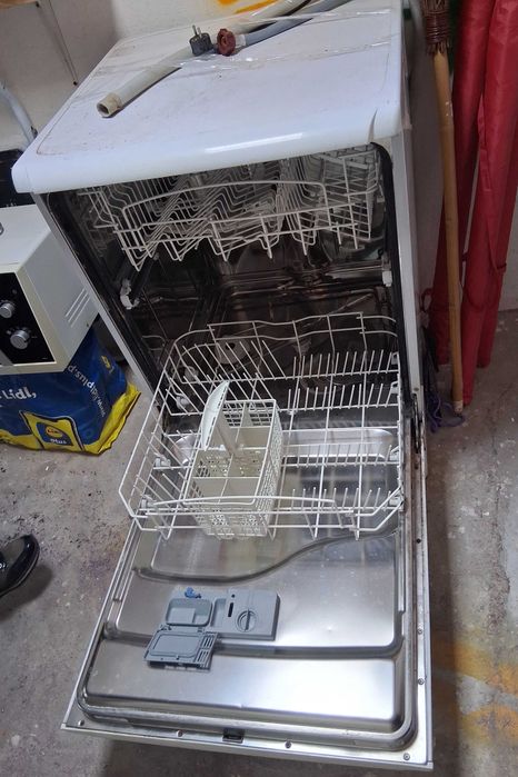 Máquina lavar loiça indesit