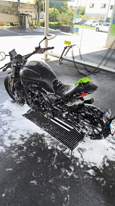 Benelli 502c 2023 10500 kms