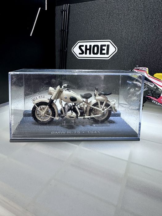Miniatura BMW R75 de 1941 Escala 1/24 made by IXO