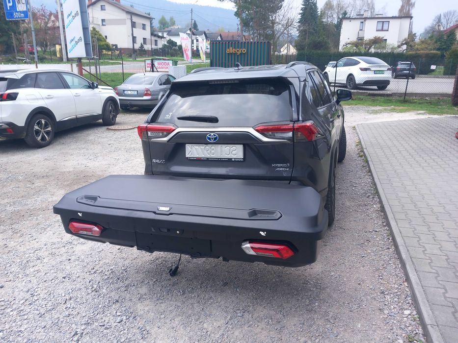 Box na hak holowniczy Thule Arcos + system nośny - duży, solidny box 450 ltrów pojemności, umożliwia przewóz nart do 180 cm długości