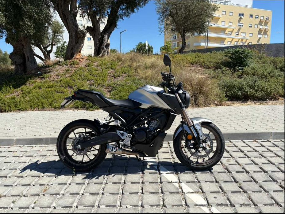 Honda CB125R 2023