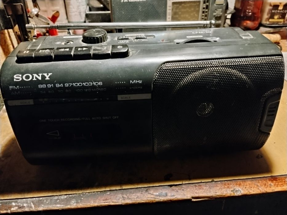 Магнітола з радіо Соні,Sony.Вінтаж.Неробить.