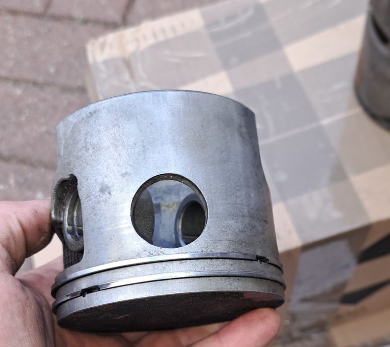 Tłok mercury 115 2t + tuleja