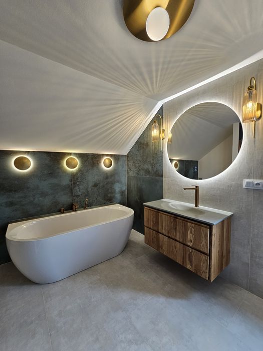 TAPETOWANIE Remont Łazienki malowanie