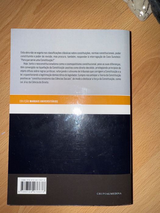 Livro de Direto constitucional