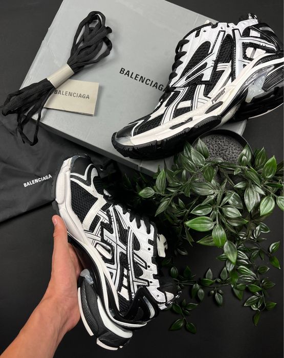 Кросівки Balenciaga Runner.