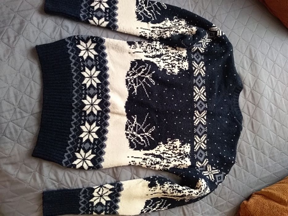 Свитер с рисунком