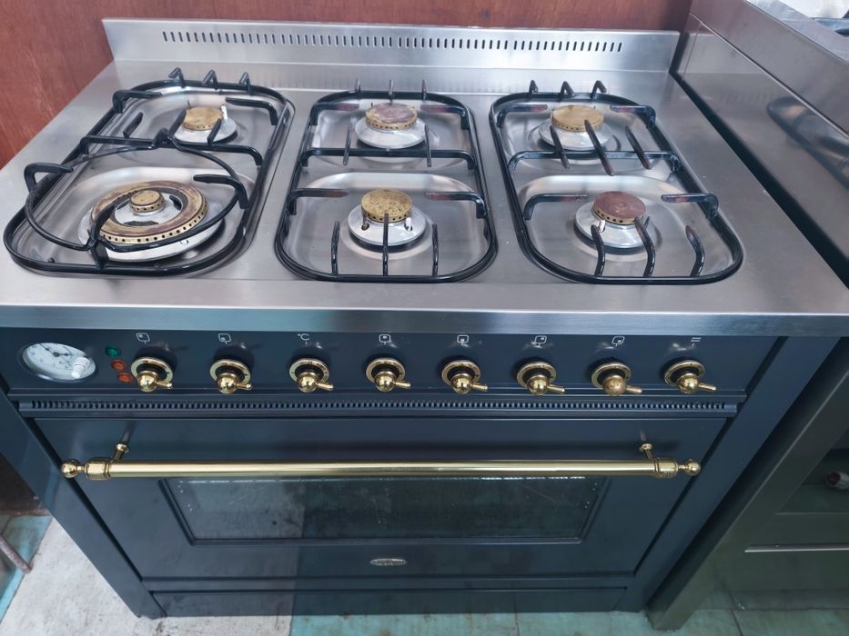 Професійна газова плита на 6 камфорок