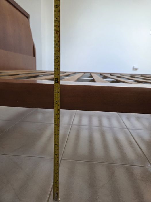 Vendo cama de casal em ótimo estado