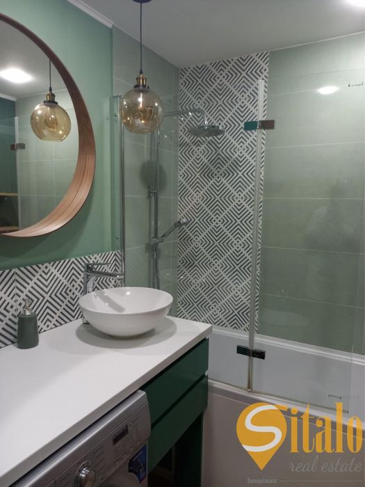 Двокімнатна на Південному з ремонтом. (020)