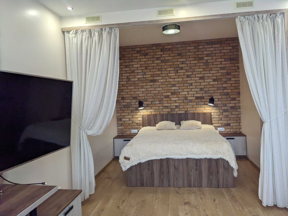 Оренда 1 кім. квартири студії. Метро Нивки. Вул. Олександрівська 1.