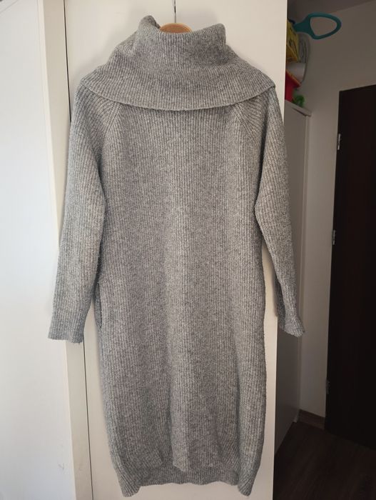 Długi szary sweter tunika firmy Mohito rozm. S (m/l)