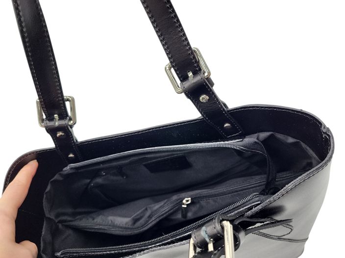 Klasyczna i stylowa torebka damska ze skóry naturalnej czarna