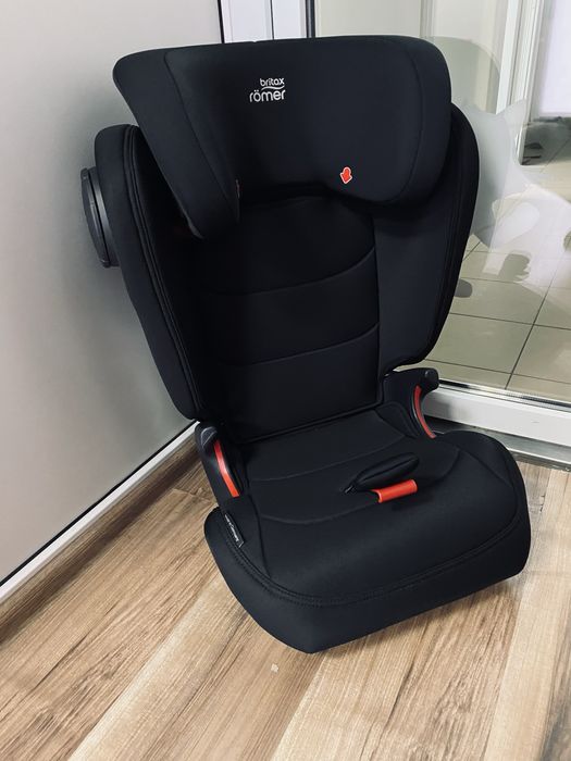 Автокресло Britax-Romer Kidfix III M 3-12 лет 15-36 кг группа 2/3