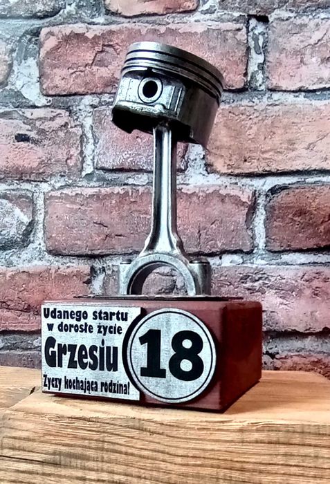 Puchar Statuetka Tłok Patyna Metal Art