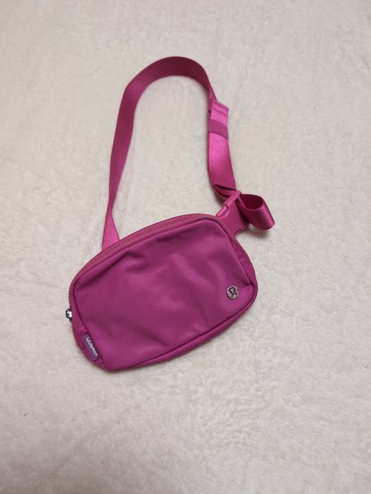 Сумка поясна кросбоді Lululemon 19*12см
