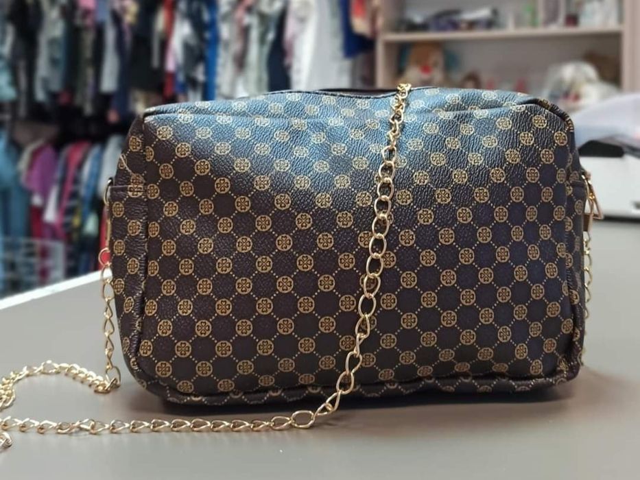 Brązowa torebka. Złoty łańcuszek #nerka