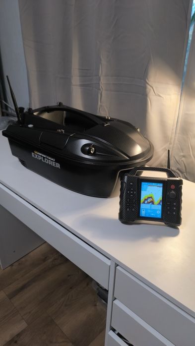 Łódka zanętowa Infiniti bout Explorer