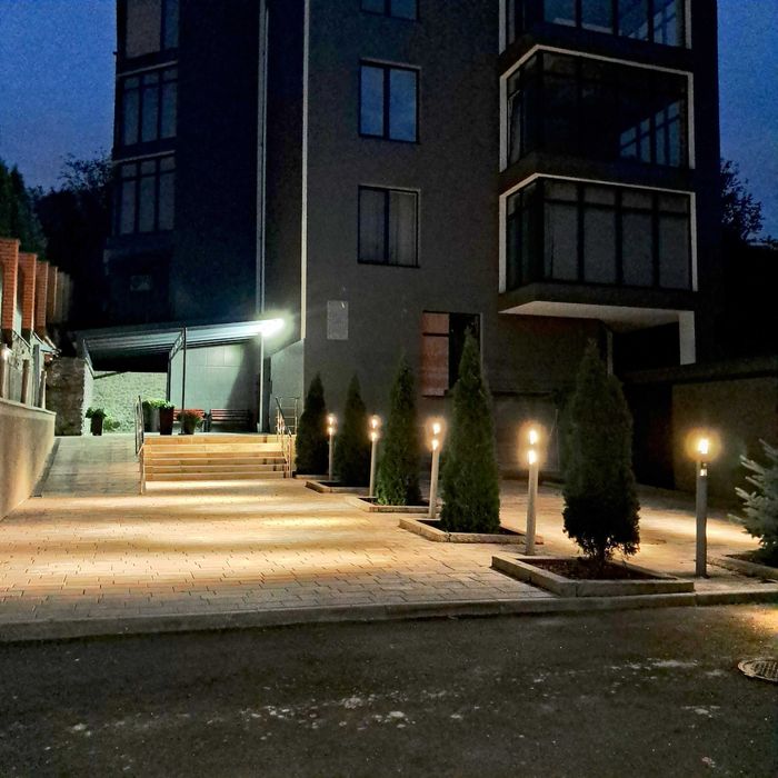 Продаж 2-к квартира . Клубний  будинок біля парку.  Тихо, зручно. Без%