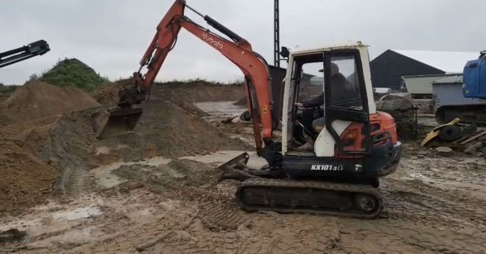 Екскаватор kubota kx -101 3 a  . 3520 кг