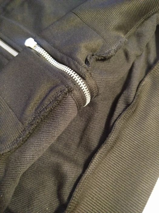 Светр на замку спортивний