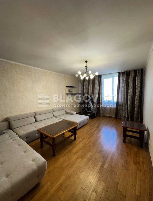 Квартира з ремонтом для великоі родини. Метро Деміівська 10 хв.